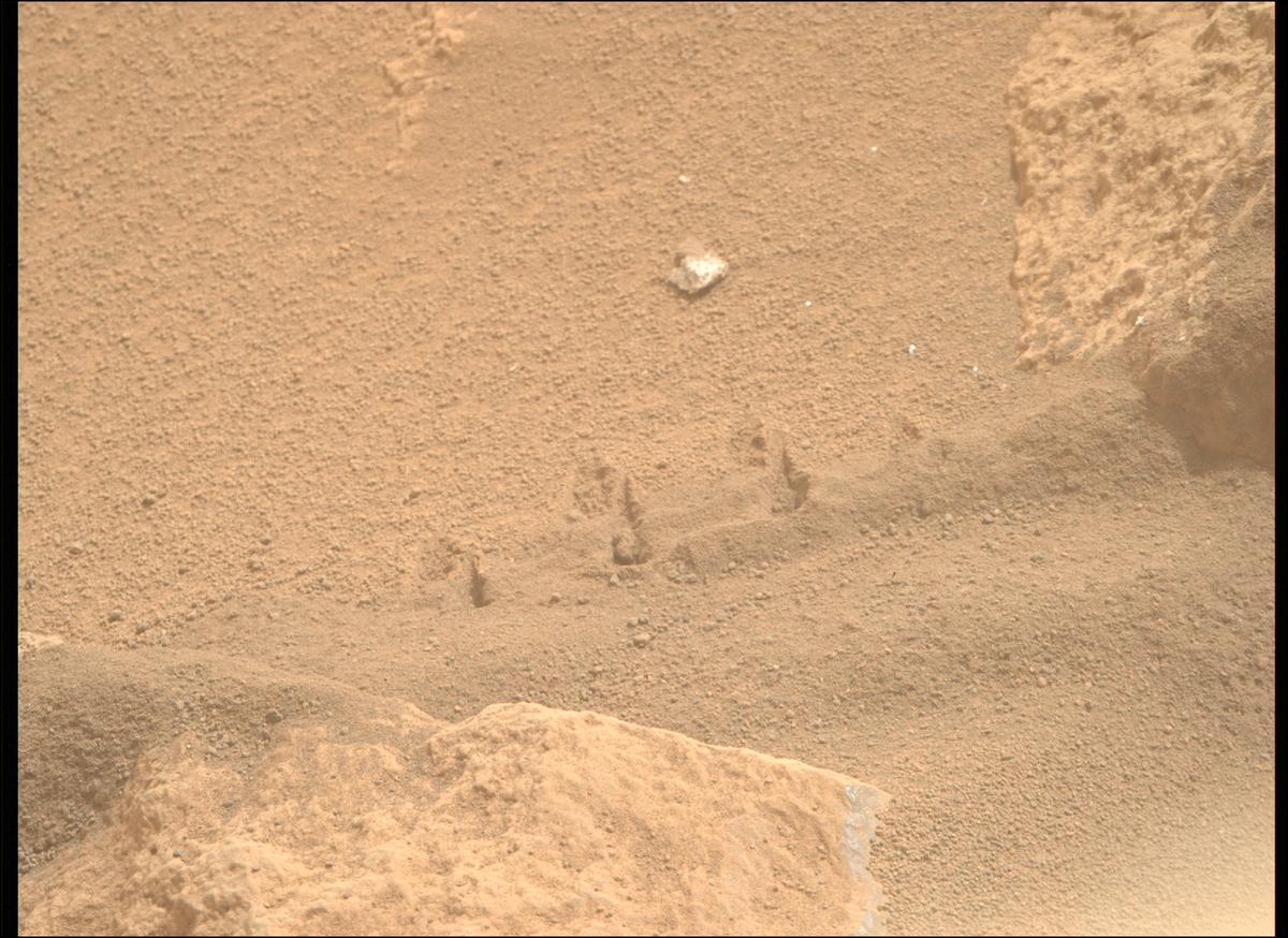 This image was taken by MCZ_RIGHT onboard NASA's Mars rover Perseverance on Sol 1092
