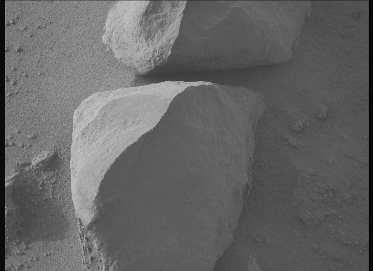 This image was taken by MCZ_RIGHT onboard NASA's Mars rover Perseverance on Sol 1100