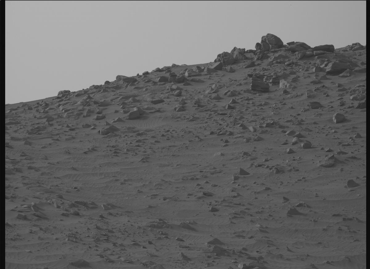 This image was taken by MCZ_RIGHT onboard NASA's Mars rover Perseverance on Sol 1102