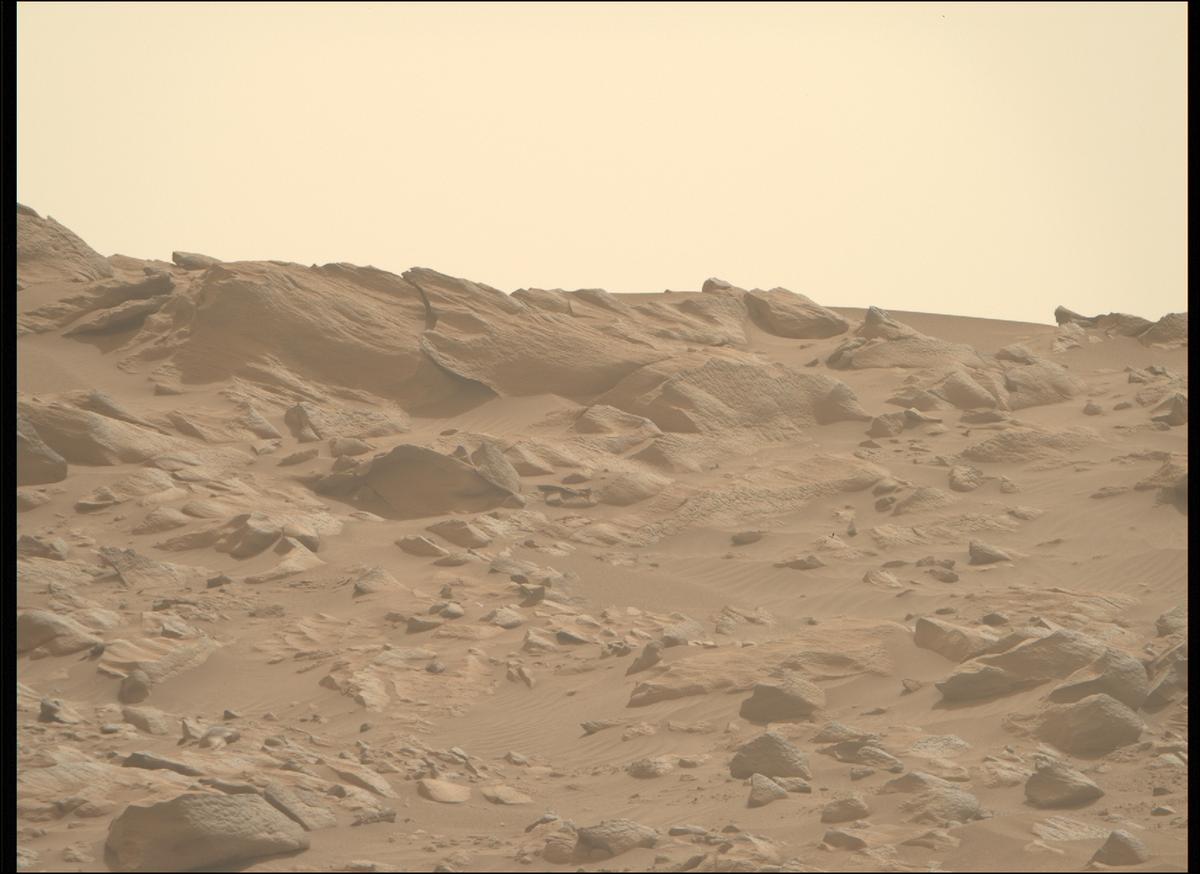 This image was taken by MCZ_RIGHT onboard NASA's Mars rover Perseverance on Sol 1102