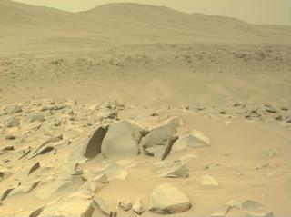 View image taken on Mars, Mars Perseverance Sol 1106: Right Navigation Camera (Navcam)