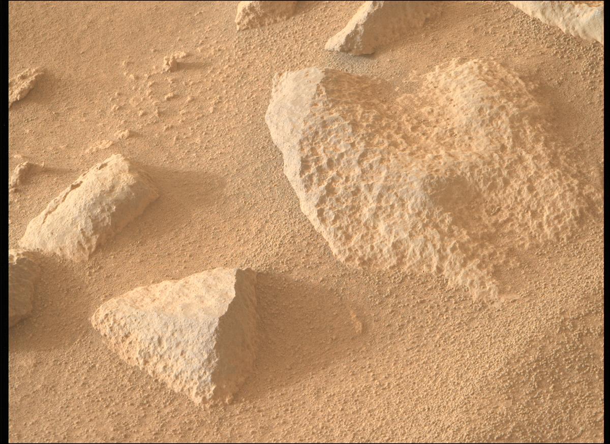 This image was taken by MCZ_RIGHT onboard NASA's Mars rover Perseverance on Sol 1107