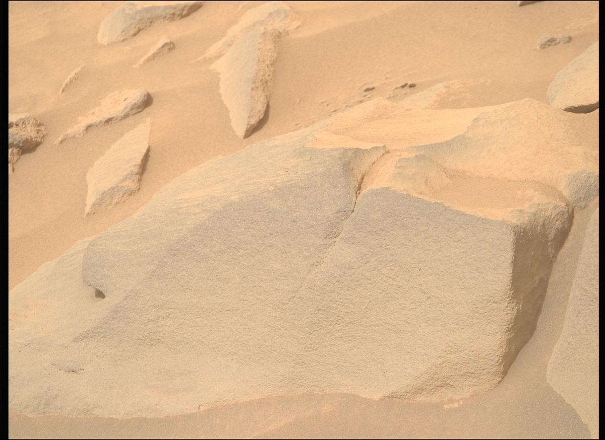 This image was taken by MCZ_RIGHT onboard NASA's Mars rover Perseverance on Sol 1108