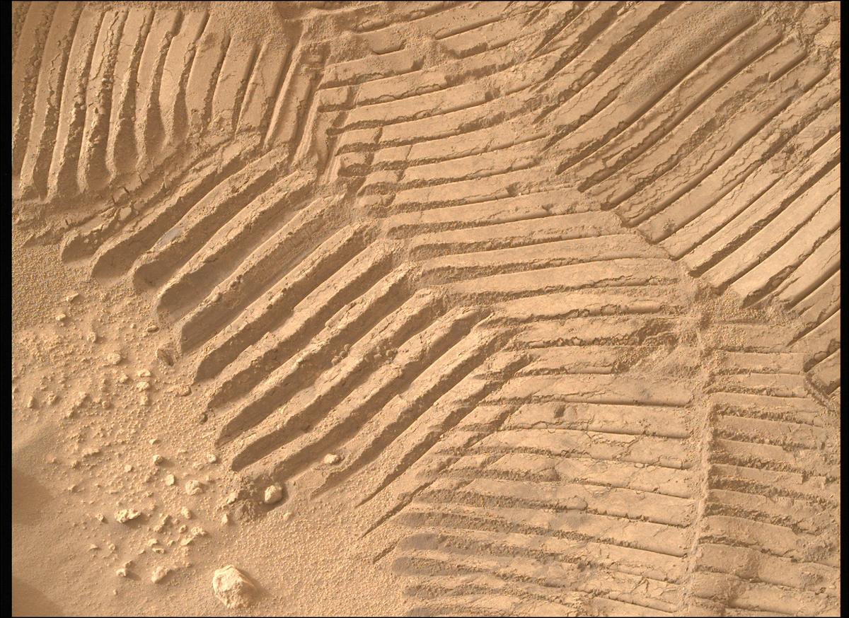 This image was taken by MCZ_RIGHT onboard NASA's Mars rover Perseverance on Sol 1108