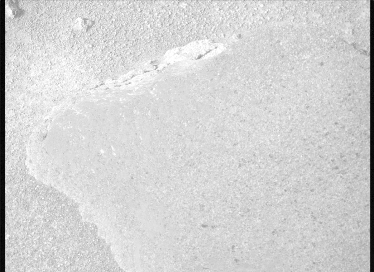 This image was taken by MCZ_RIGHT onboard NASA's Mars rover Perseverance on Sol 1112