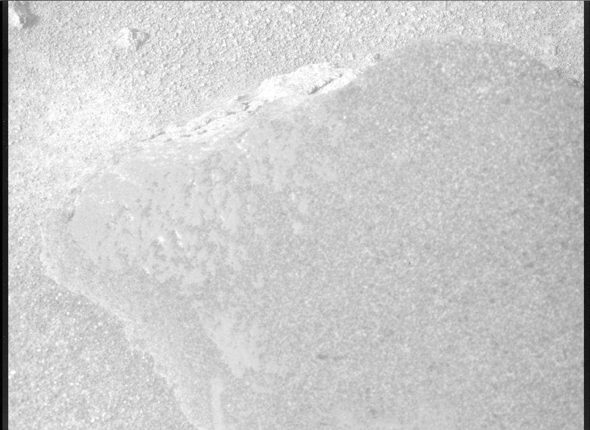 This image was taken by MCZ_RIGHT onboard NASA's Mars rover Perseverance on Sol 1112