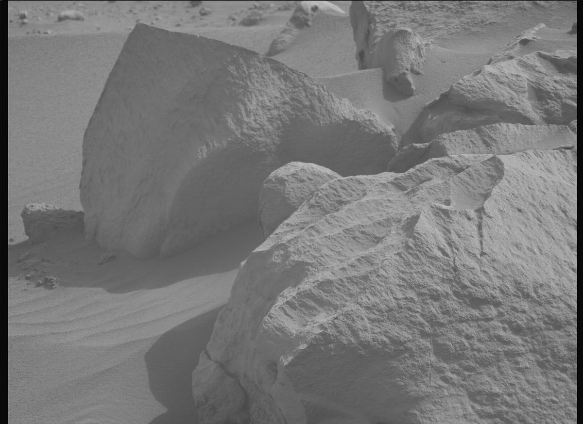 This image was taken by MCZ_LEFT onboard NASA's Mars rover Perseverance on Sol 1115