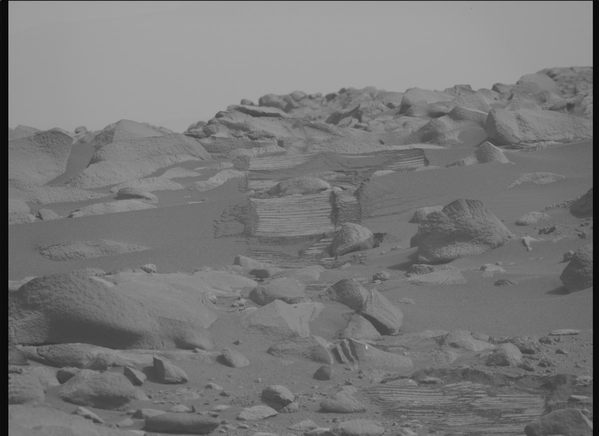 This image was taken by MCZ_RIGHT onboard NASA's Mars rover Perseverance on Sol 1115
