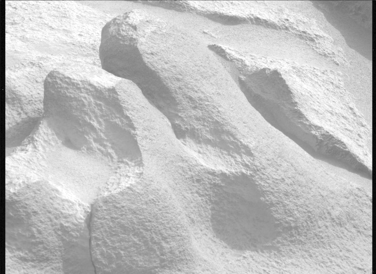 This image was taken by MCZ_LEFT onboard NASA's Mars rover Perseverance on Sol 1117