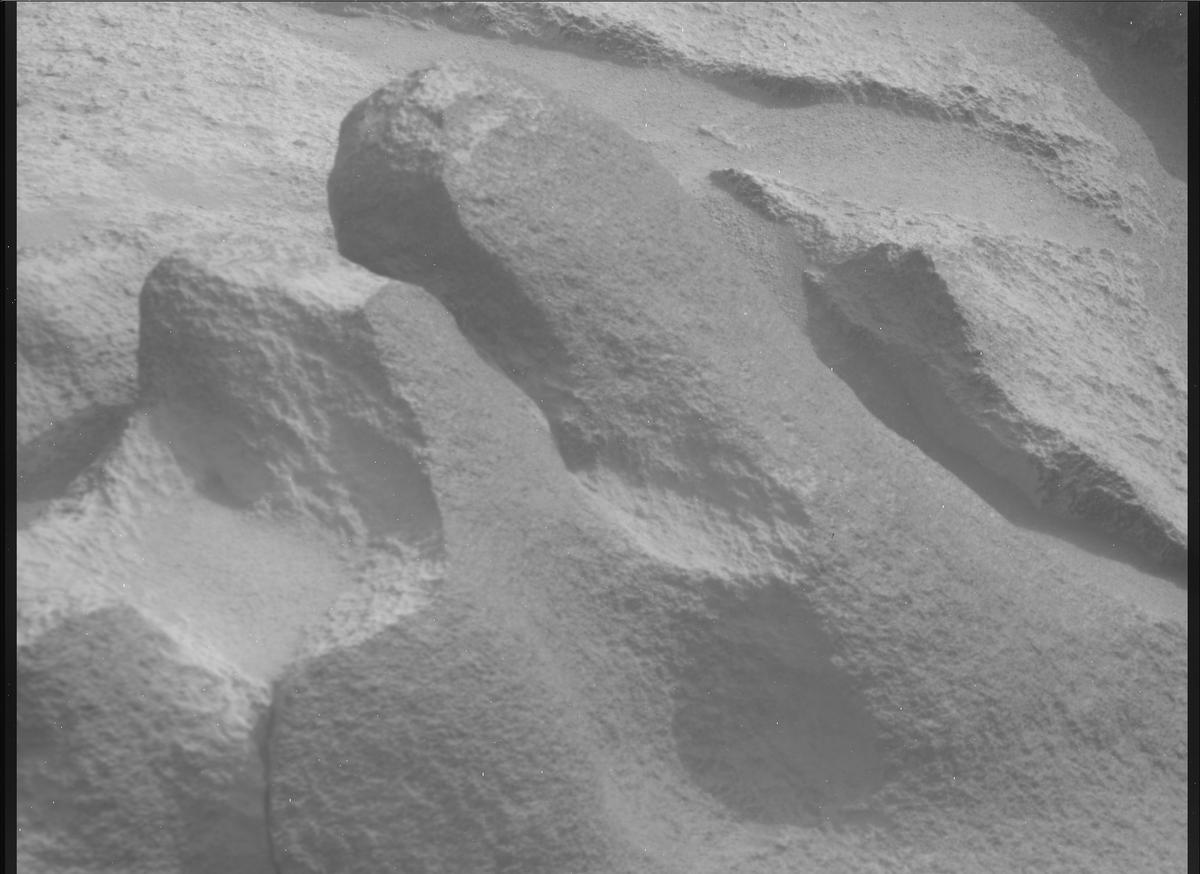 This image was taken by MCZ_RIGHT onboard NASA's Mars rover Perseverance on Sol 1117