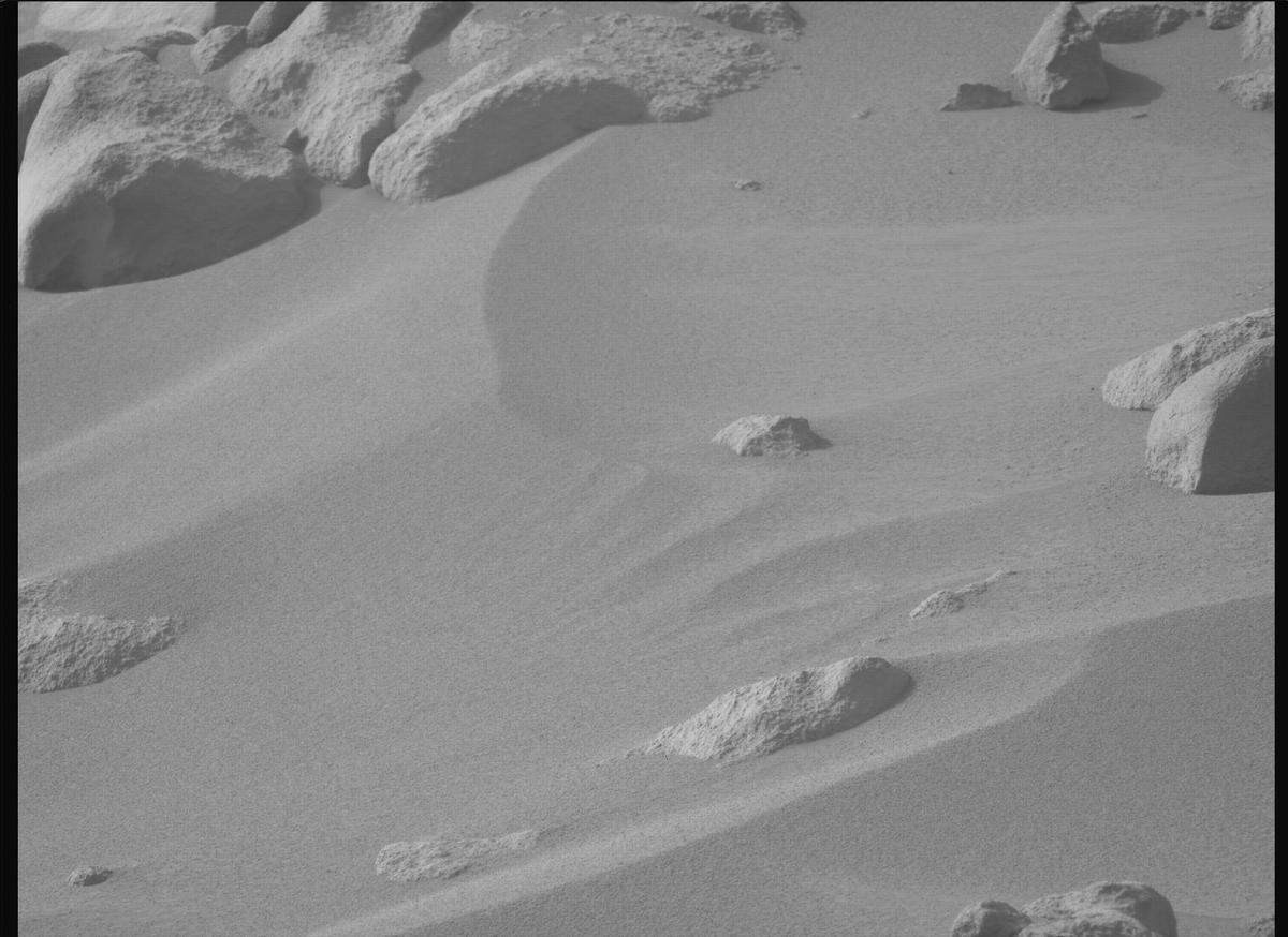 This image was taken by MCZ_LEFT onboard NASA's Mars rover Perseverance on Sol 1118