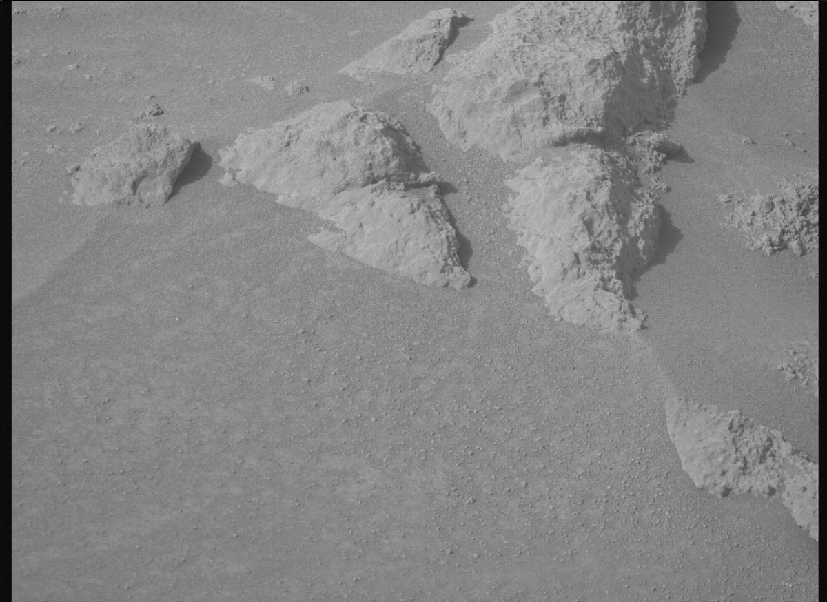 This image was taken by MCZ_RIGHT onboard NASA's Mars rover Perseverance on Sol 1118