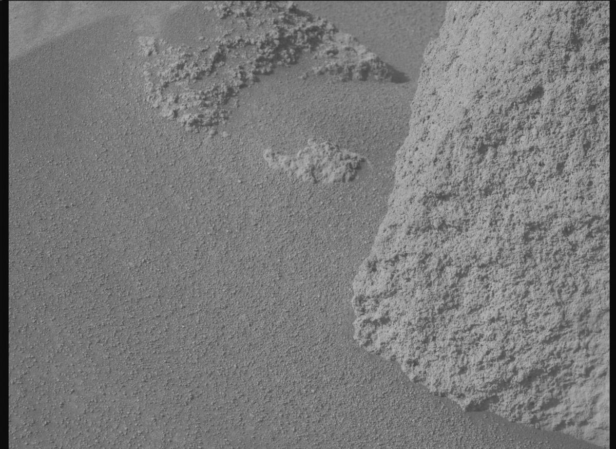 This image was taken by MCZ_RIGHT onboard NASA's Mars rover Perseverance on Sol 1118