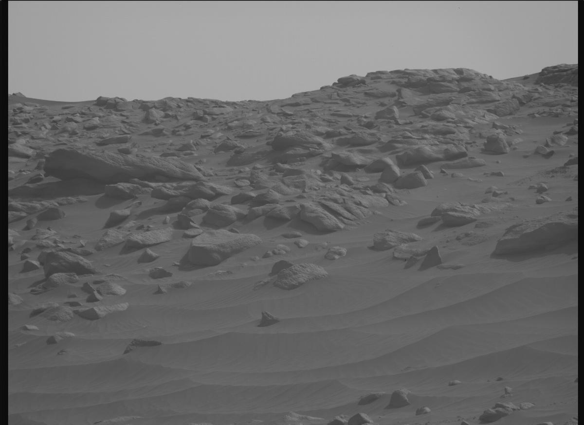 This image was taken by MCZ_RIGHT onboard NASA's Mars rover Perseverance on Sol 1119