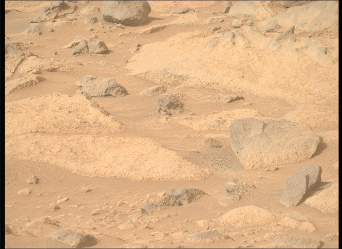This image was taken by MCZ_RIGHT onboard NASA's Mars rover Perseverance on Sol 1120