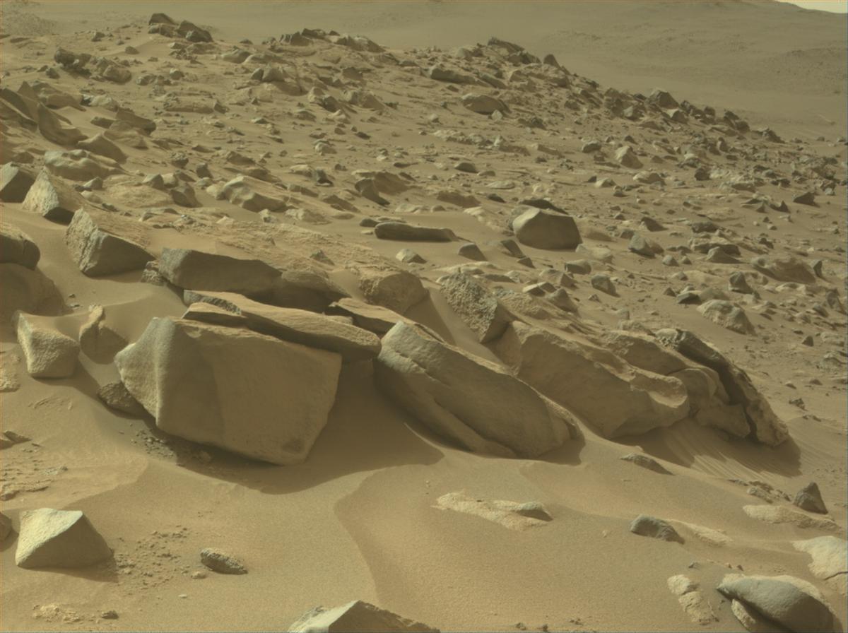 This image was taken by NAVCAM_RIGHT onboard NASA's Mars rover Perseverance on Sol 1123