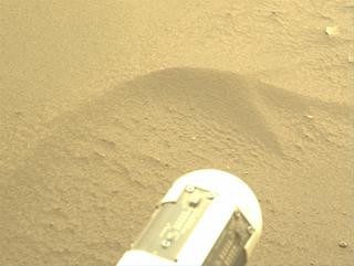 View image taken on Mars, Mars Perseverance Sol 1124: Right Navigation Camera (Navcam)