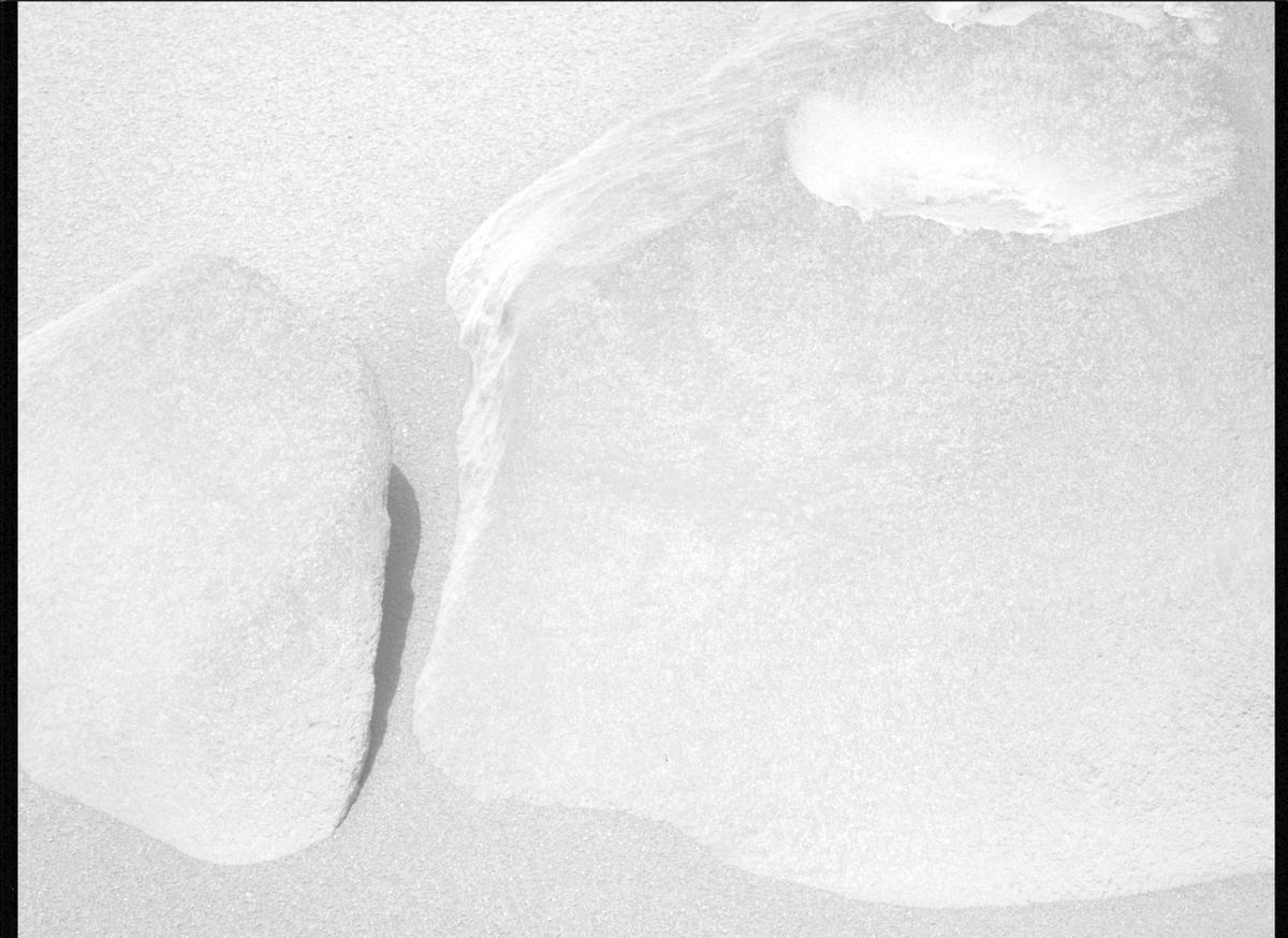 This image was taken by MCZ_LEFT onboard NASA's Mars rover Perseverance on Sol 1129