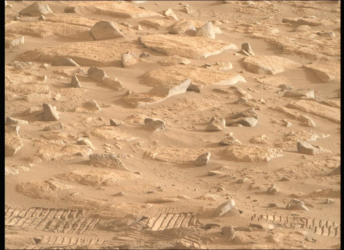This image was taken by MCZ_RIGHT onboard NASA's Mars rover Perseverance on Sol 1129