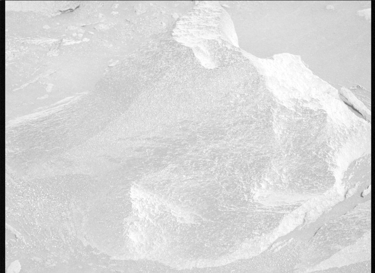 This image was taken by MCZ_LEFT onboard NASA's Mars rover Perseverance on Sol 1136