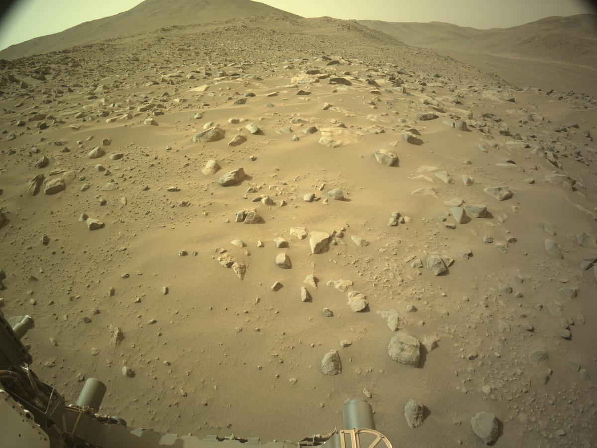 This image was taken by NAVCAM_LEFT onboard NASA's Mars rover Perseverance on Sol 1140