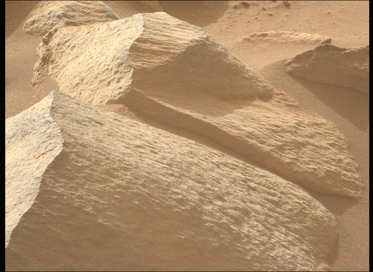 This image was taken by MCZ_LEFT onboard NASA's Mars rover Perseverance on Sol 1140