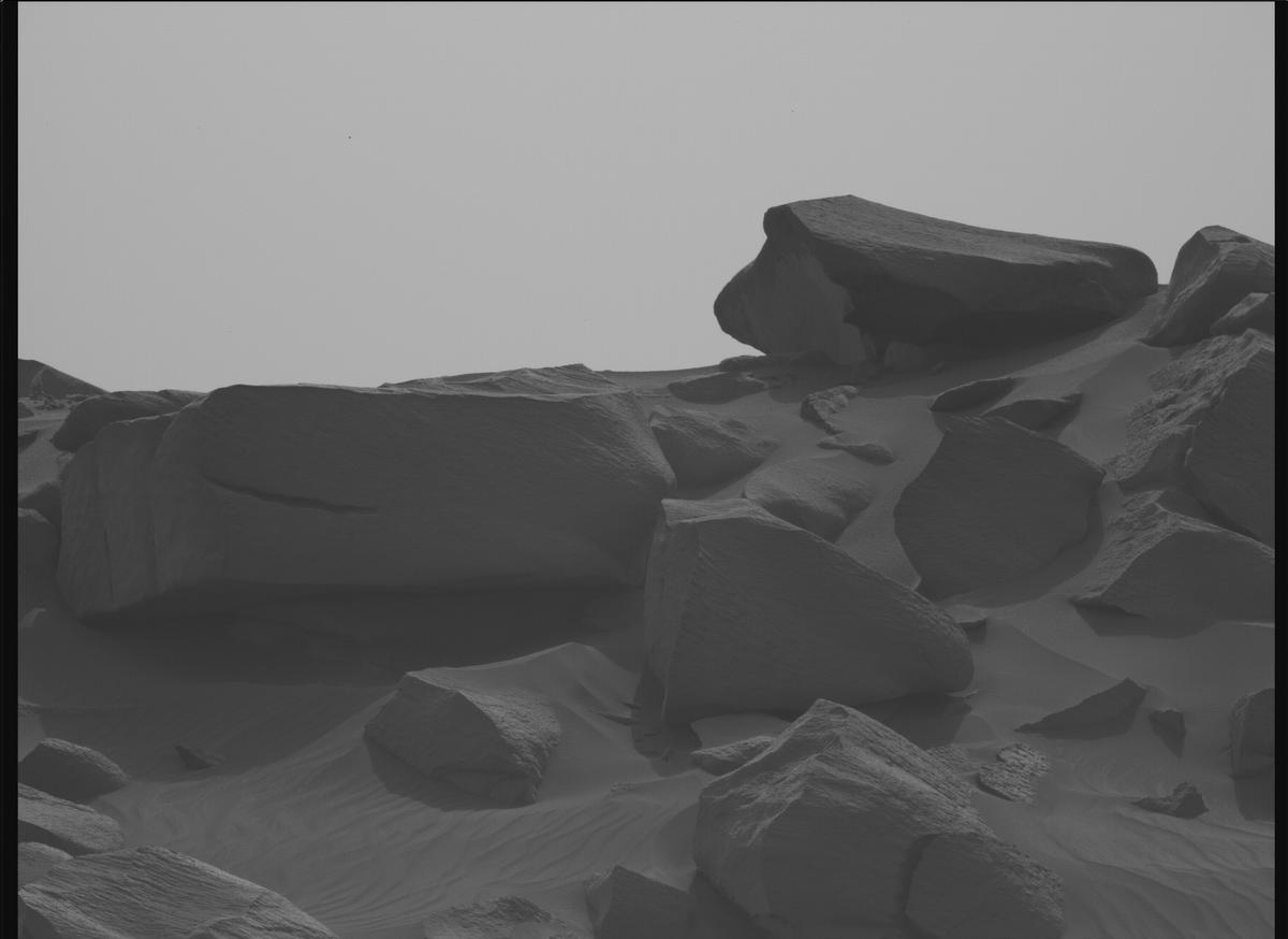 This image was taken by MCZ_LEFT onboard NASA's Mars rover Perseverance on Sol 1141