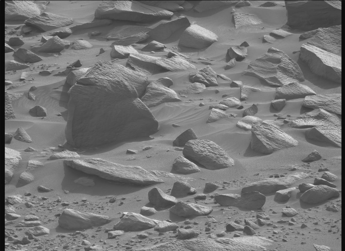 This image was taken by MCZ_RIGHT onboard NASA's Mars rover Perseverance on Sol 1141
