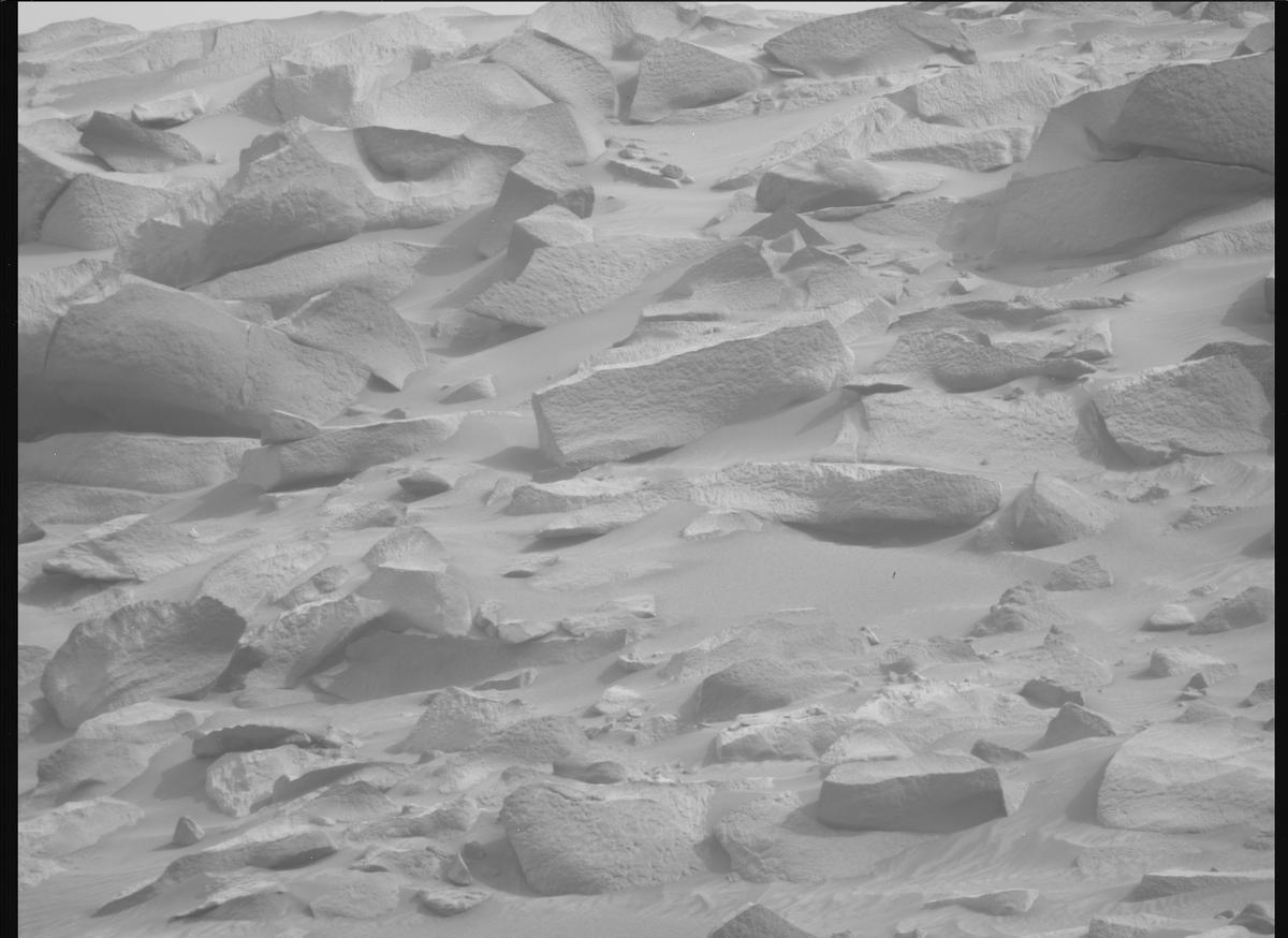 This image was taken by MCZ_RIGHT onboard NASA's Mars rover Perseverance on Sol 1142