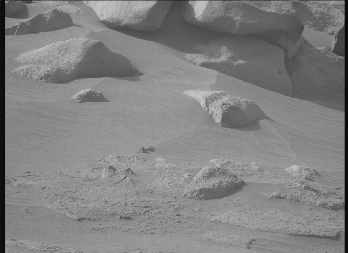 This image was taken by MCZ_RIGHT onboard NASA's Mars rover Perseverance on Sol 1144