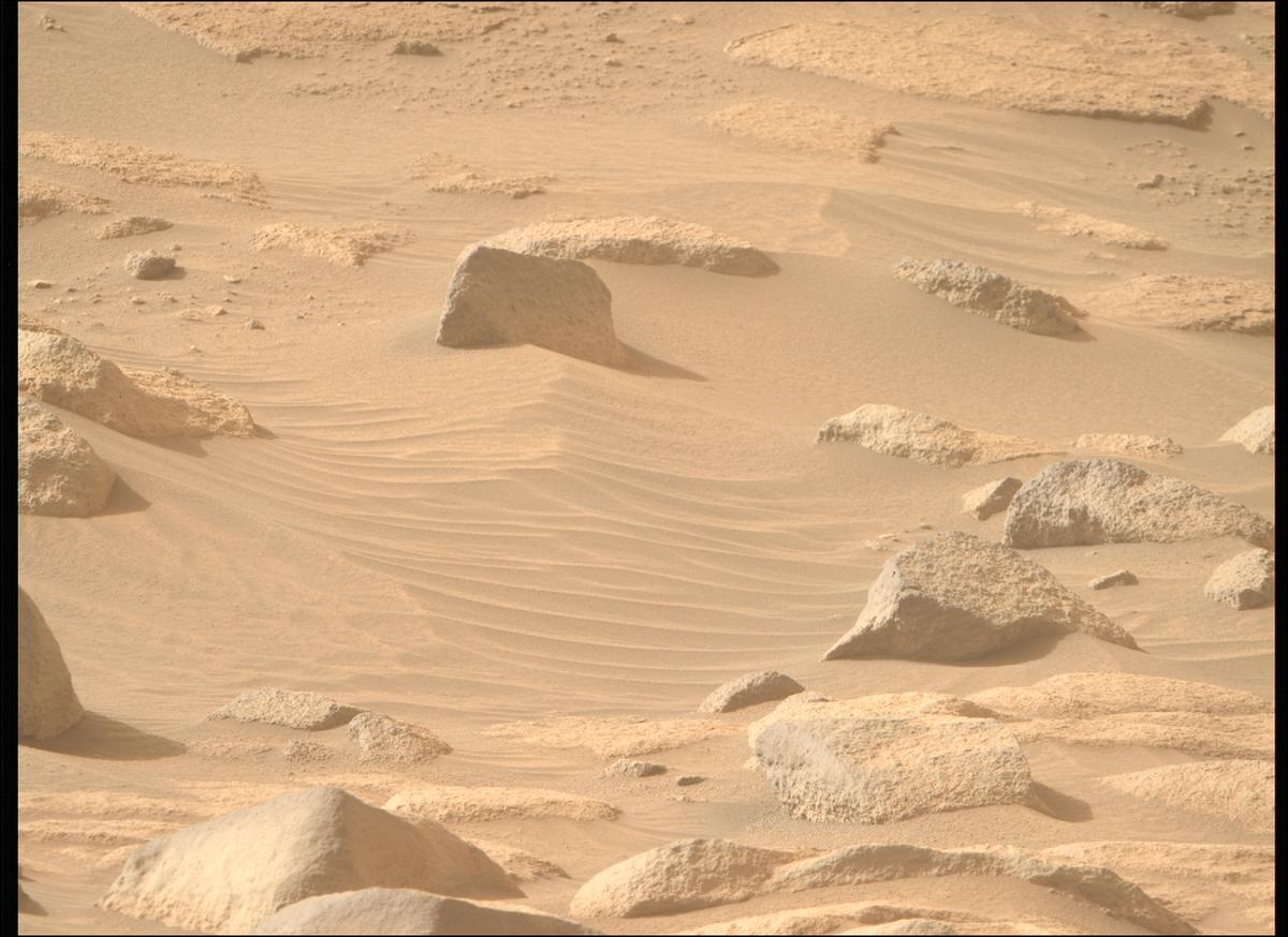 This image was taken by MCZ_RIGHT onboard NASA's Mars rover Perseverance on Sol 1144