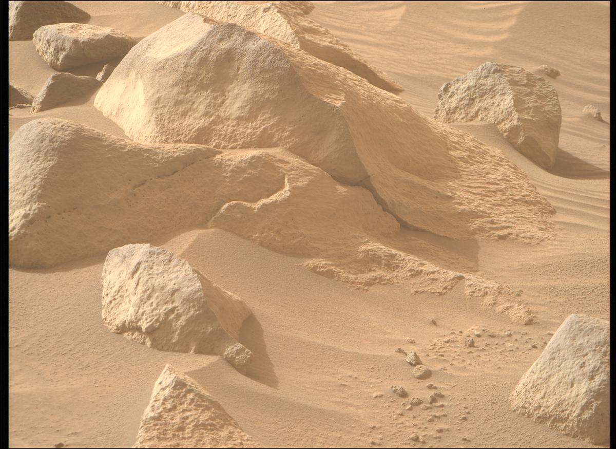 This image was taken by MCZ_RIGHT onboard NASA's Mars rover Perseverance on Sol 1144