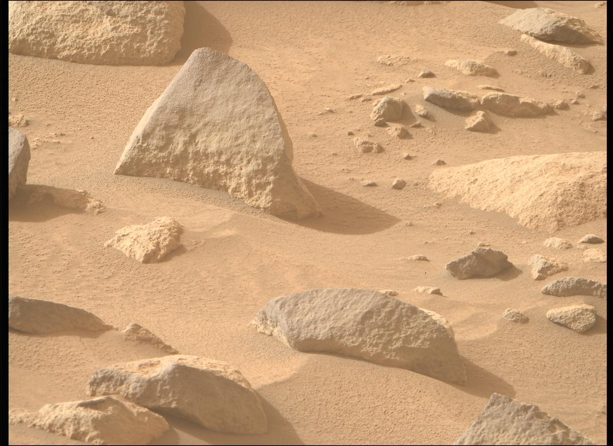 This image was taken by MCZ_RIGHT onboard NASA's Mars rover Perseverance on Sol 1144