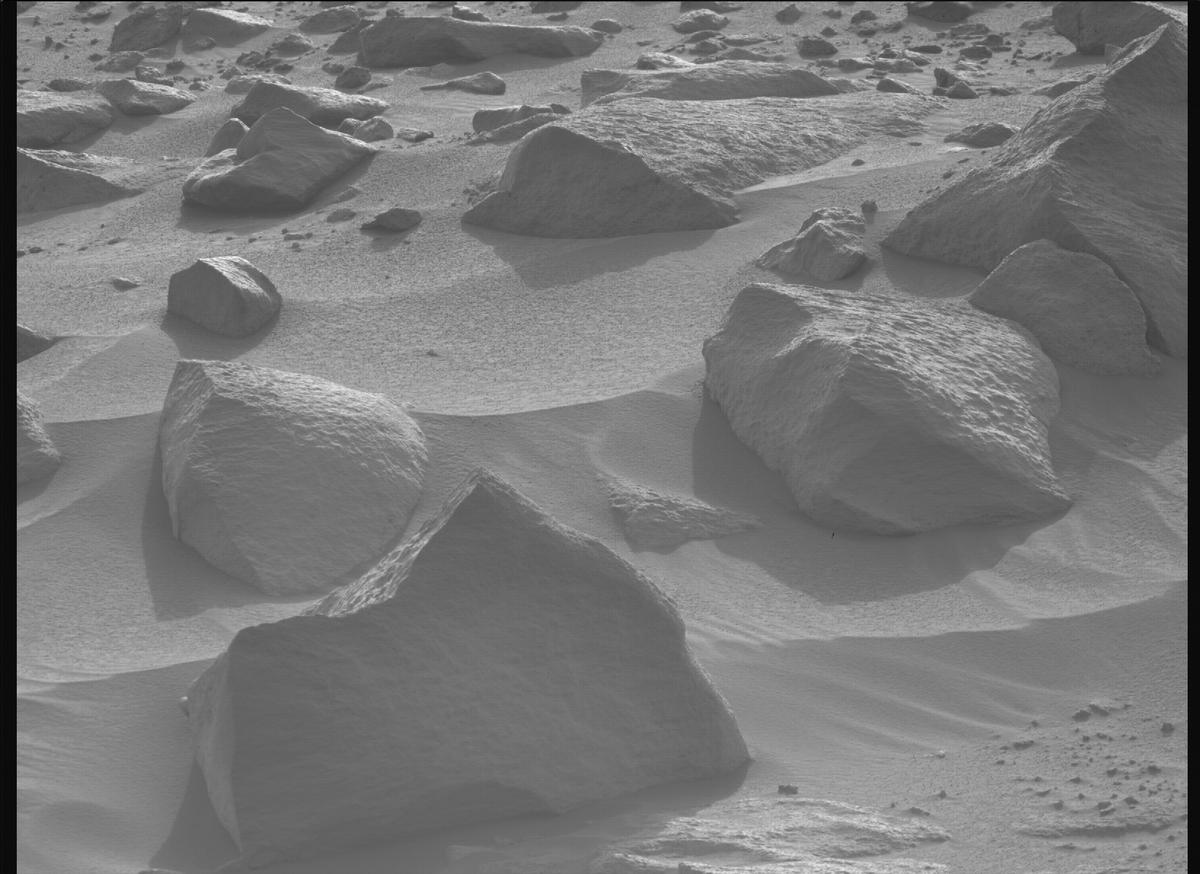 This image was taken by MCZ_RIGHT onboard NASA's Mars rover Perseverance on Sol 1147