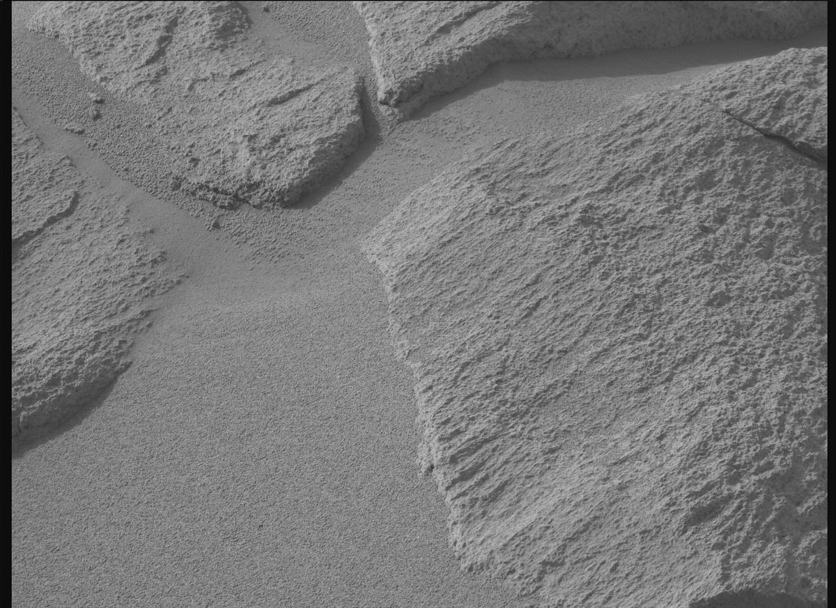 This image was taken by MCZ_RIGHT onboard NASA's Mars rover Perseverance on Sol 1159
