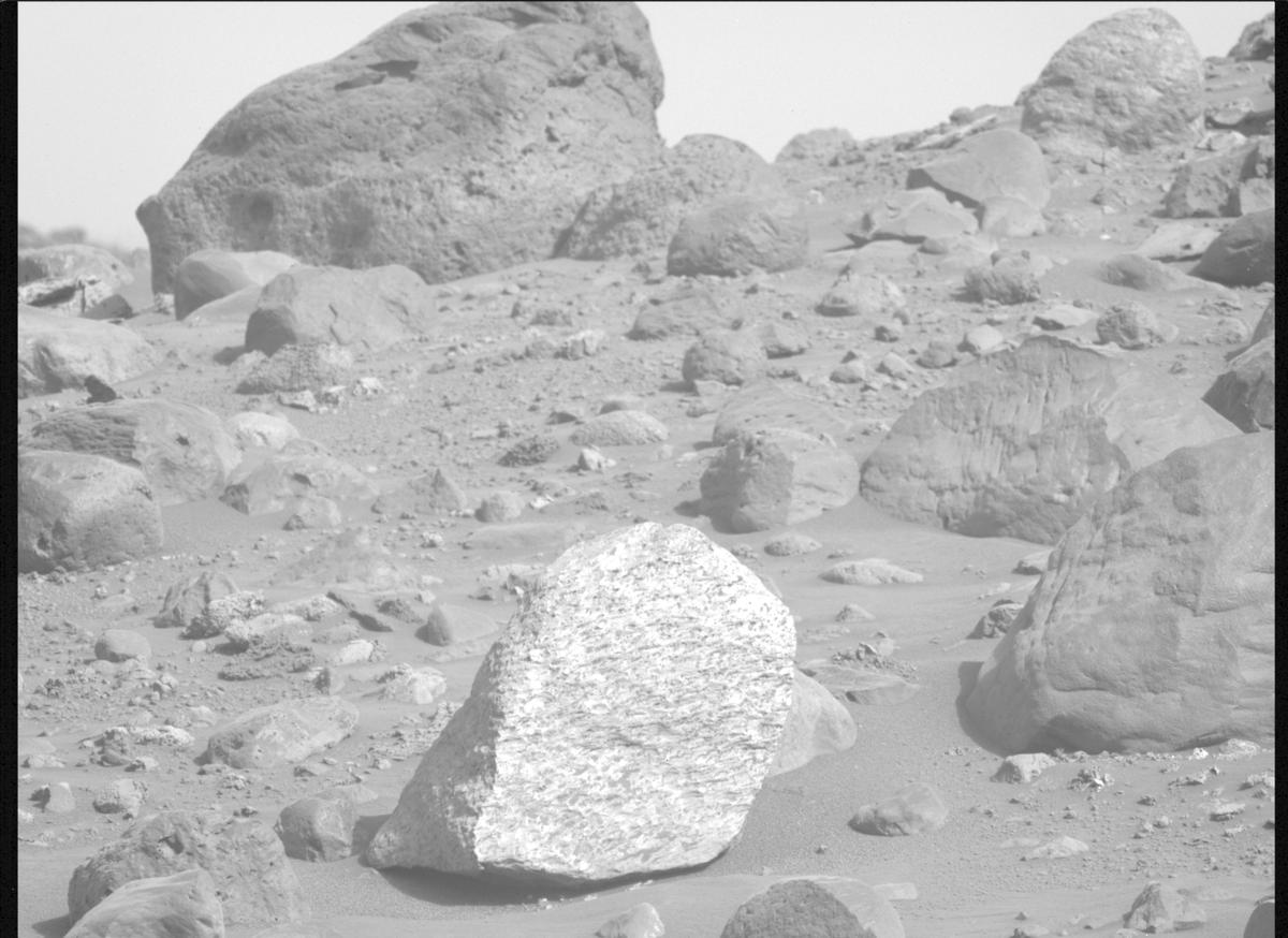 This image was taken by MCZ_LEFT onboard NASA's Mars rover Perseverance on Sol 1164