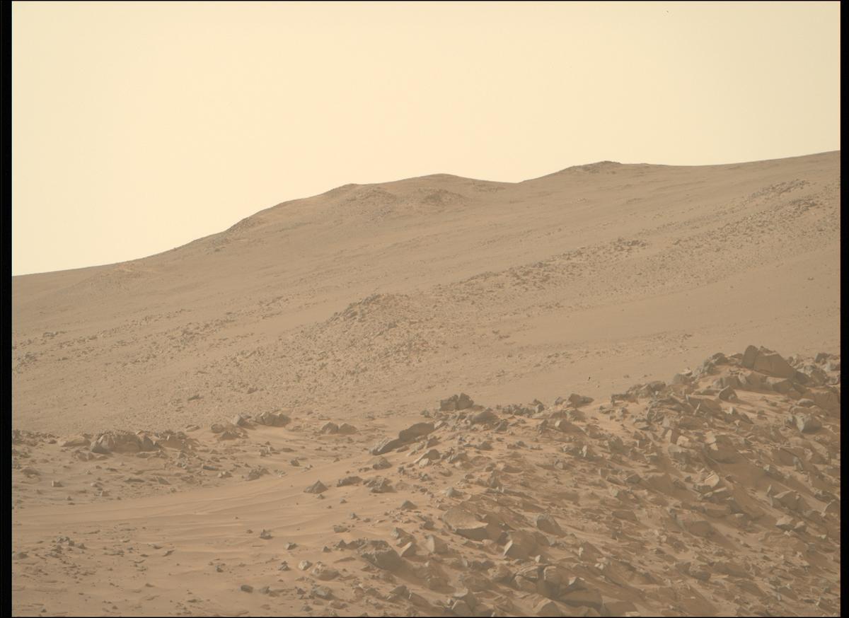 This image was taken by MCZ_RIGHT onboard NASA's Mars rover Perseverance on Sol 1168