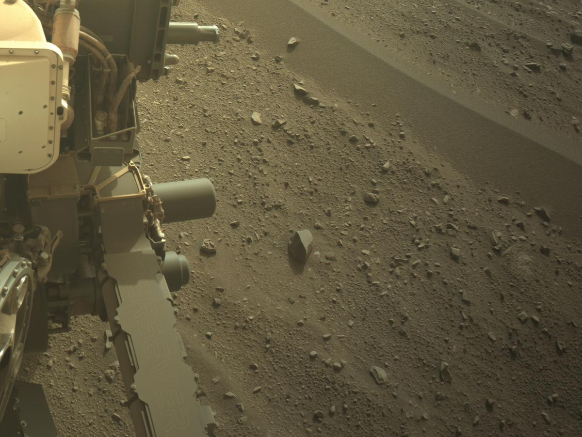 This image was taken by NAVCAM_RIGHT onboard NASA's Mars rover Perseverance on Sol 1170