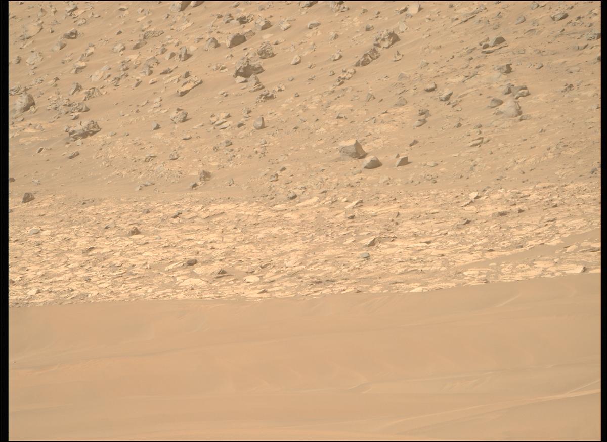 This image was taken by MCZ_RIGHT onboard NASA's Mars rover Perseverance on Sol 1174