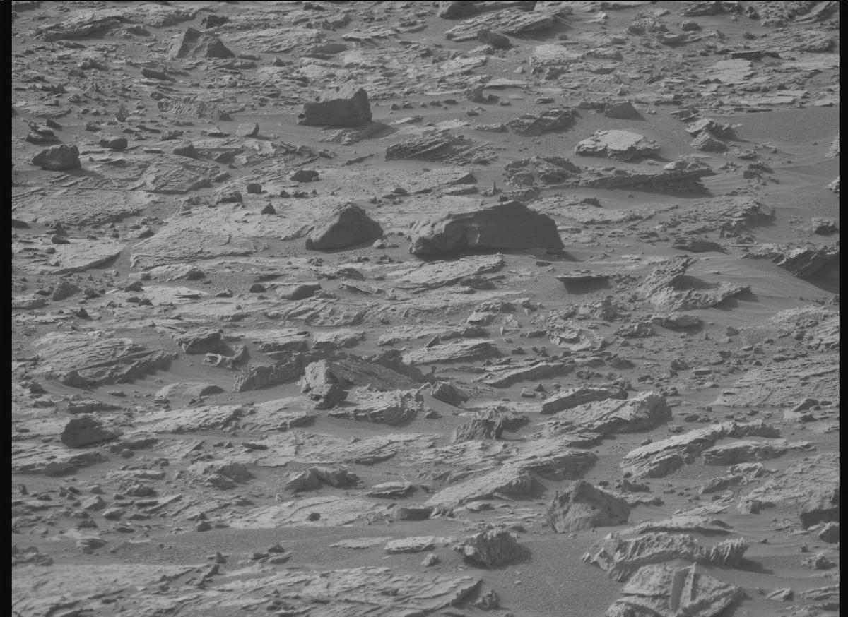 This image was taken by MCZ_RIGHT onboard NASA's Mars rover Perseverance on Sol 1177