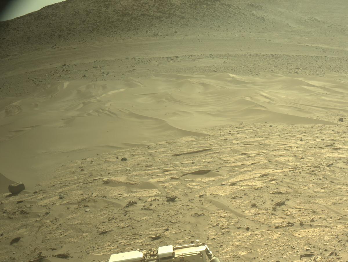 This image was taken by NAVCAM_RIGHT onboard NASA's Mars rover Perseverance on Sol 1182