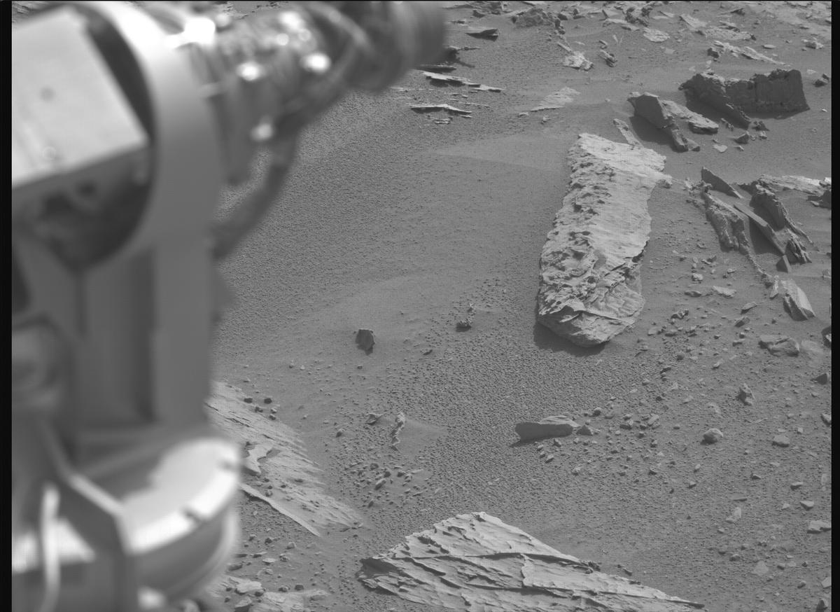This image was taken by MCZ_RIGHT onboard NASA's Mars rover Perseverance on Sol 1183