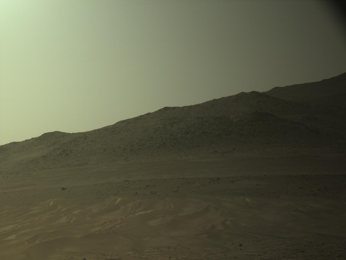 This image was taken by NAVCAM_RIGHT onboard NASA's Mars rover Perseverance on Sol 1186