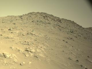 View image taken on Mars, Mars Perseverance Sol 1186: Right Navigation Camera (Navcam)