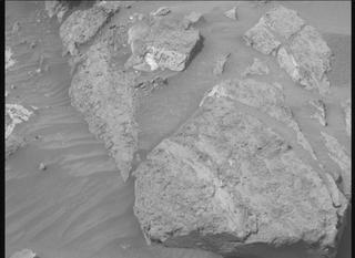View image taken on Mars, Mars Perseverance Sol 1186: Right Mastcam-Z Camera