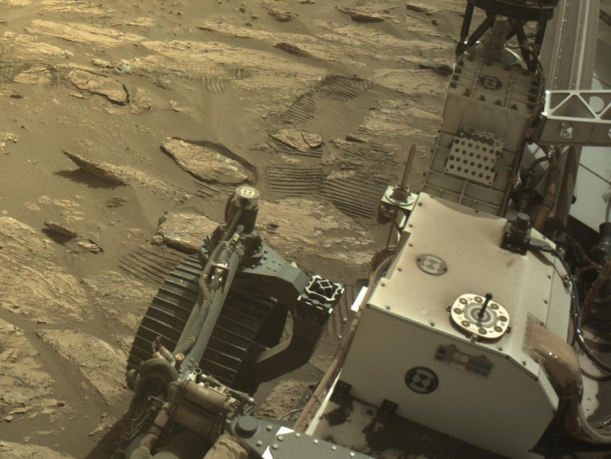 This image was taken by NAVCAM_RIGHT onboard NASA's Mars rover Perseverance on Sol 1189