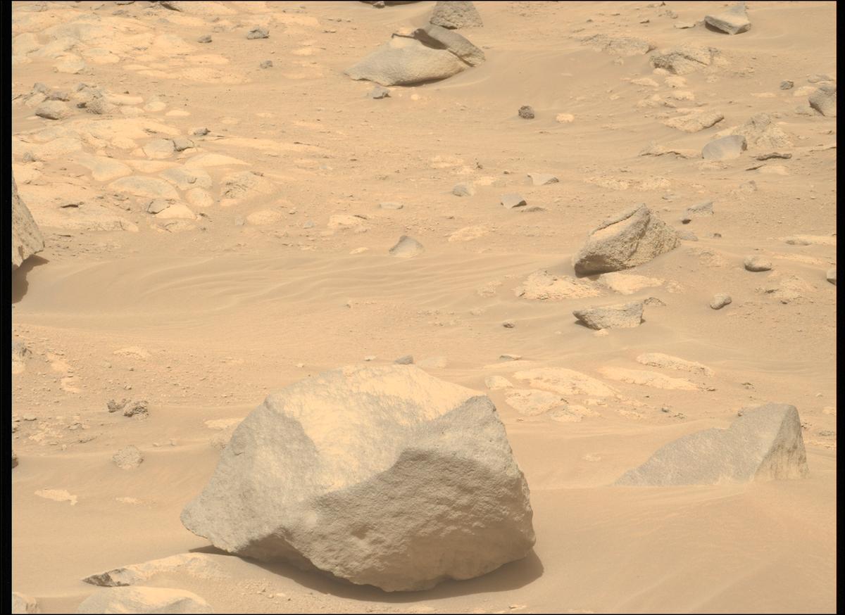 This image was taken by MCZ_LEFT onboard NASA's Mars rover Perseverance on Sol 1189