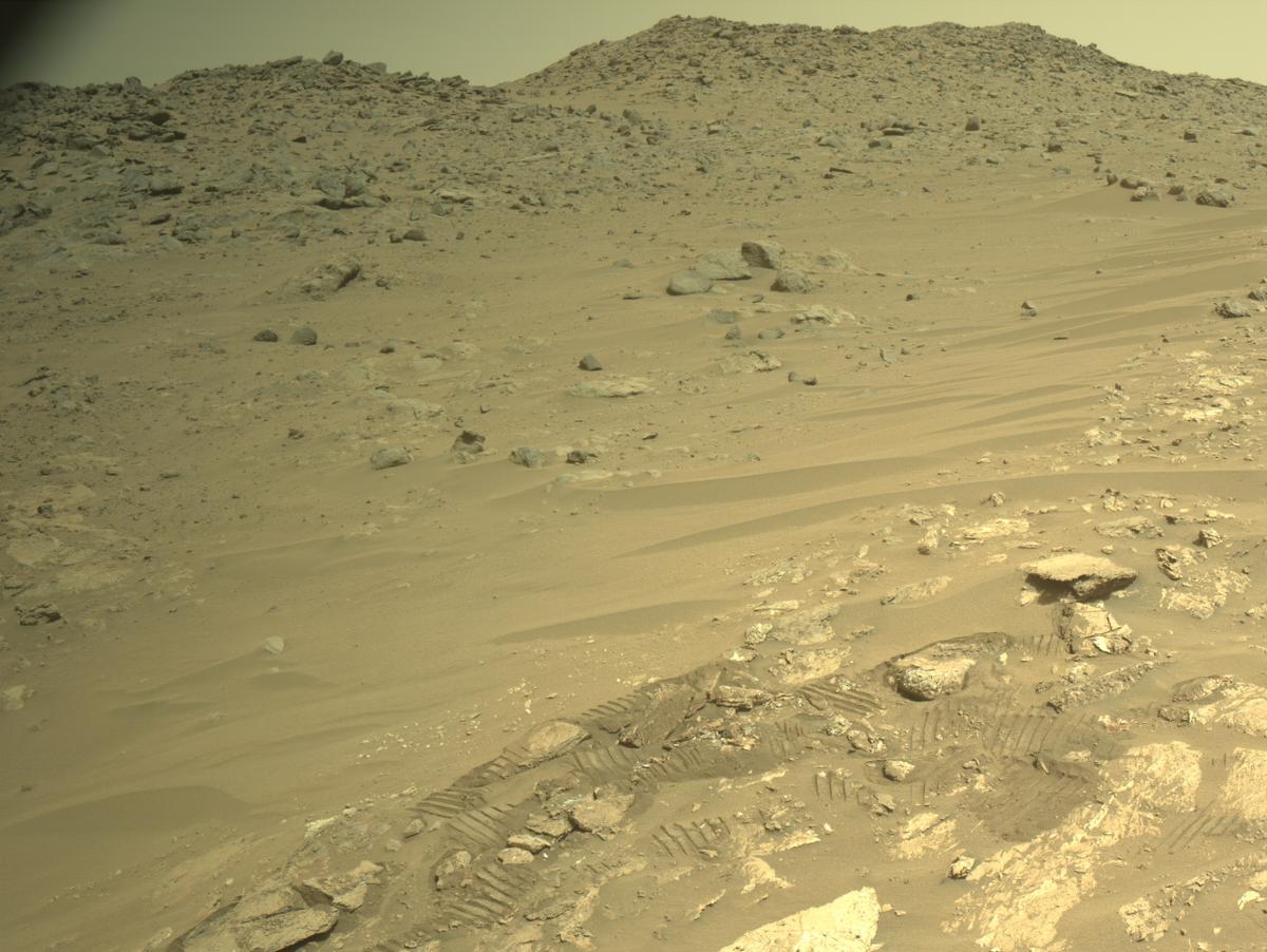 This image was taken by NAVCAM_RIGHT onboard NASA's Mars rover Perseverance on Sol 1195