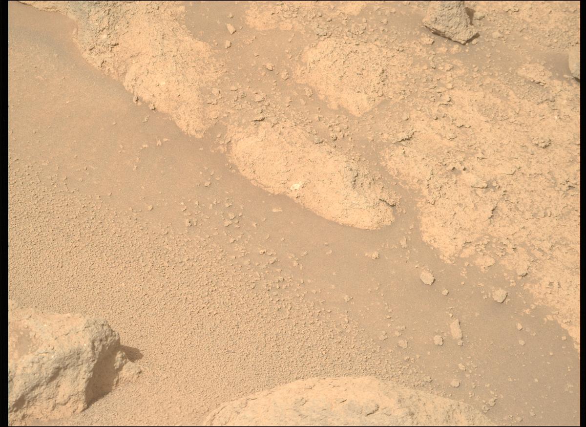 This image was taken by MCZ_RIGHT onboard NASA's Mars rover Perseverance on Sol 1208
