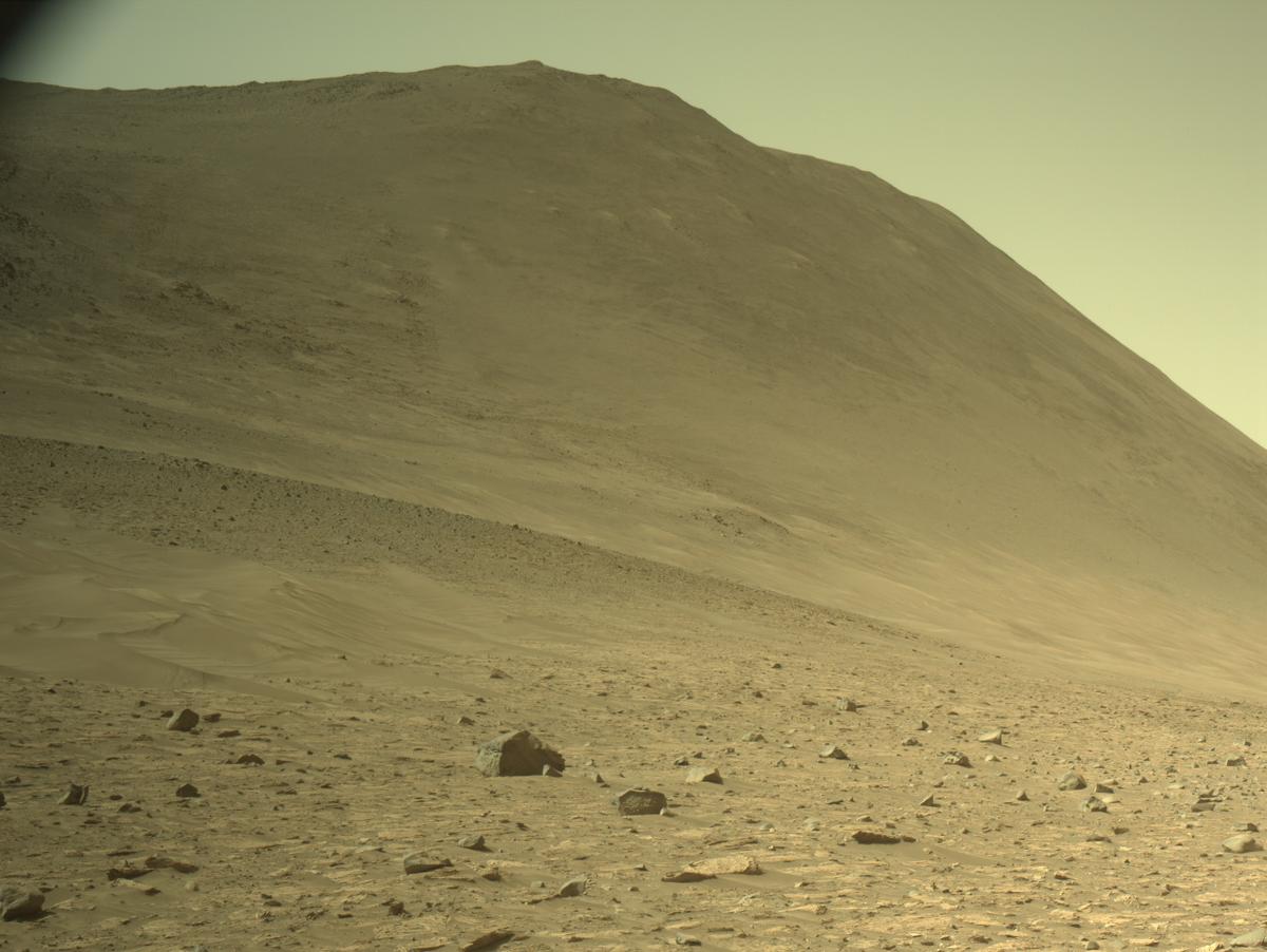 This image was taken by NAVCAM_RIGHT onboard NASA's Mars rover Perseverance on Sol 1211